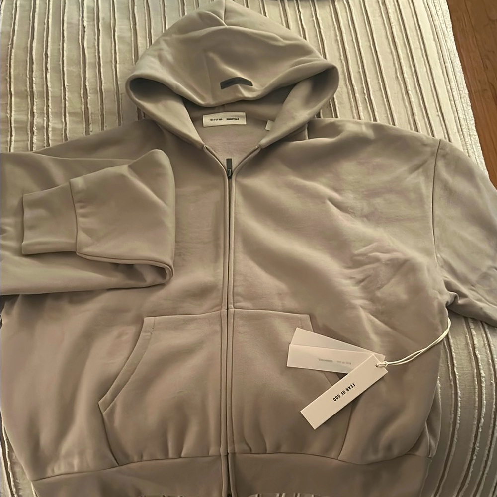 Essentials Classic Fit Fleece ZipUp